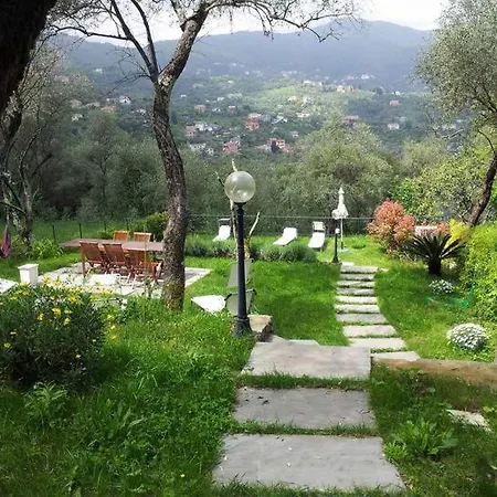 La Prima Torre Country - Garden & Shared Pool Apartment