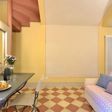 Apartment La Prima Torre Country - Garden & Shared Pool San Lorenzo della Costa