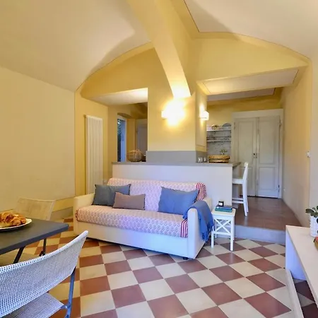 Apartment La Prima Torre Country - Garden & Shared Pool *