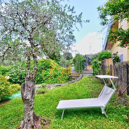 La Prima Torre Country - Garden & Shared Pool Apartment